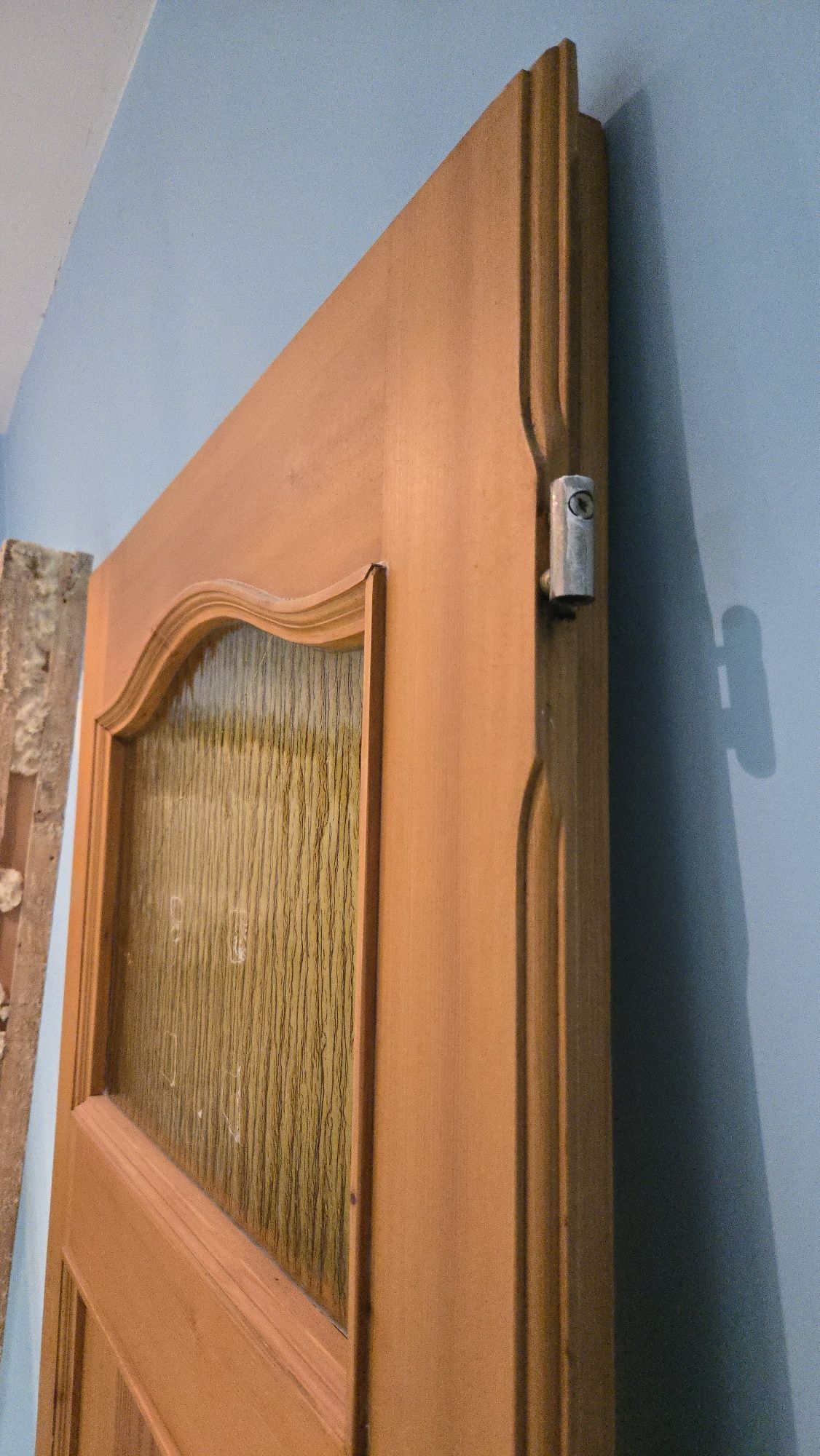 Drzwi drewniane z ościeżnicą z demontażu 900x2100