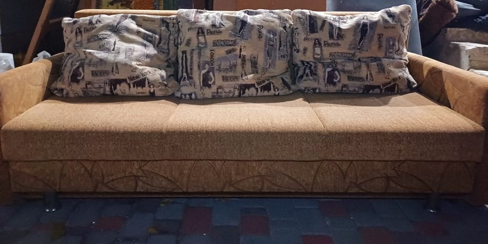 Продам диван еврокнижку книжку