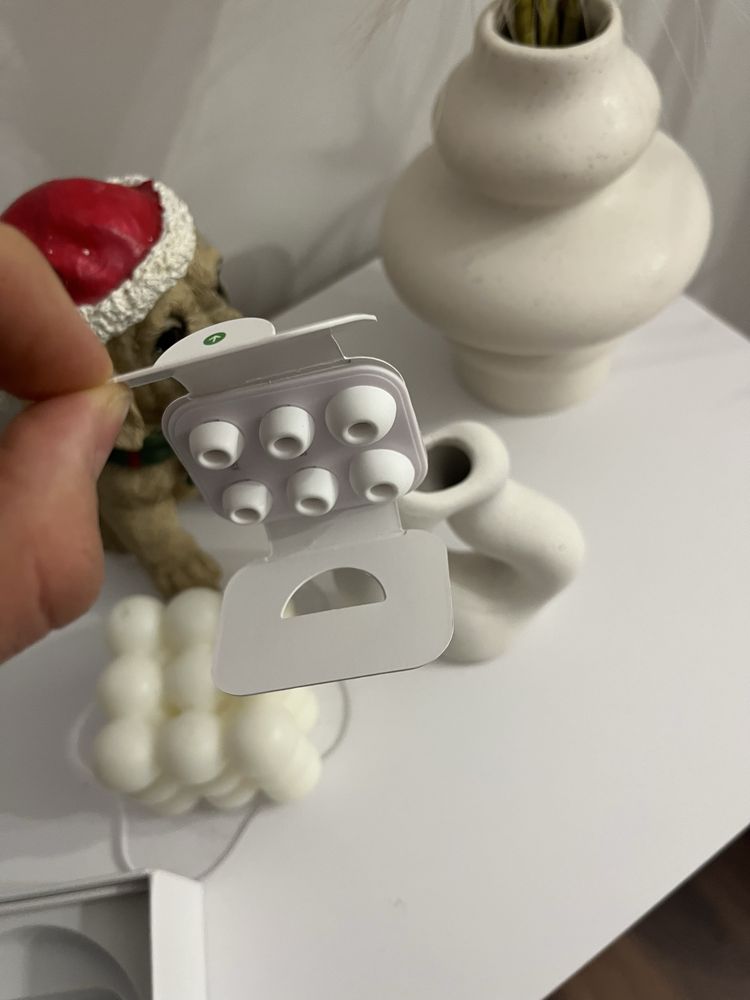 No we zafoliowane air pods pro