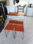 Mesa com cadeiras