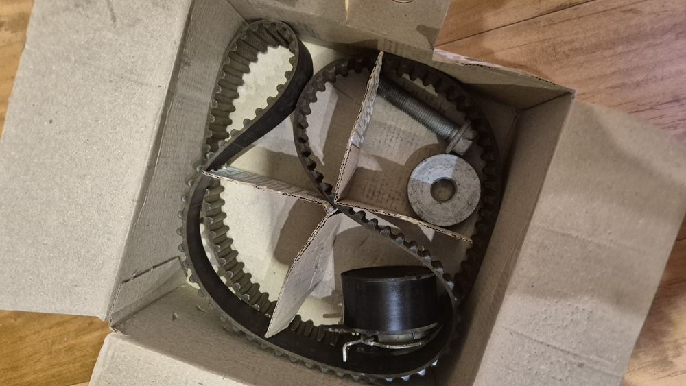 Комплект ГРМ K9K RENAULT  7701477028   8200537033
7701477028