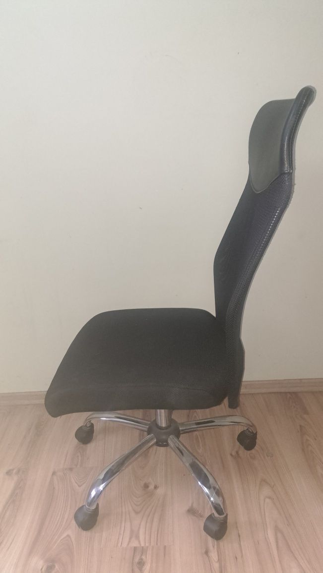Fotel komputerowy