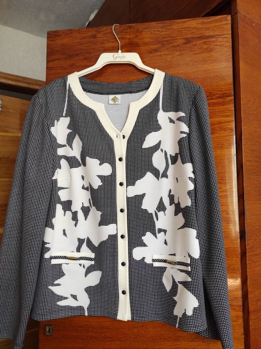 Продаю  трикотажну кофтинку. Нова, легенька, тепленька, приємна до тіл