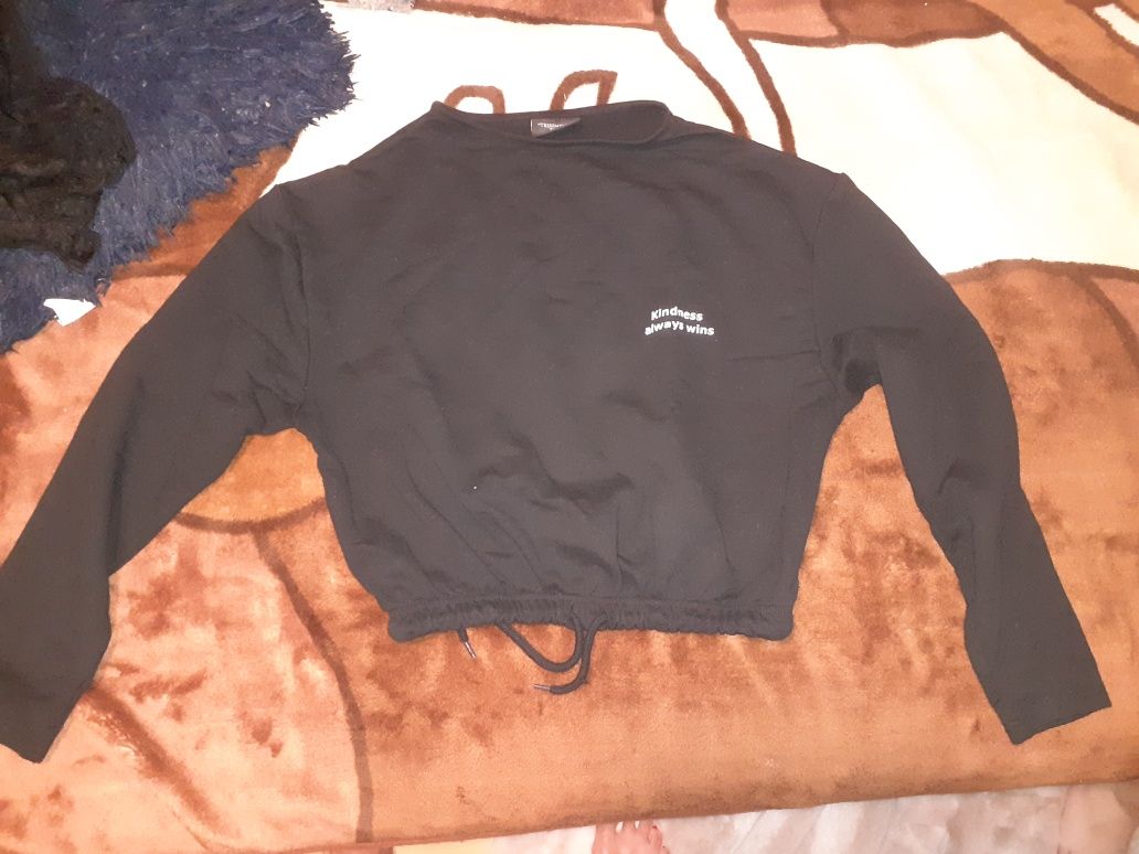 Krótka sportowa bluza r.xxl ale pasuje na xl