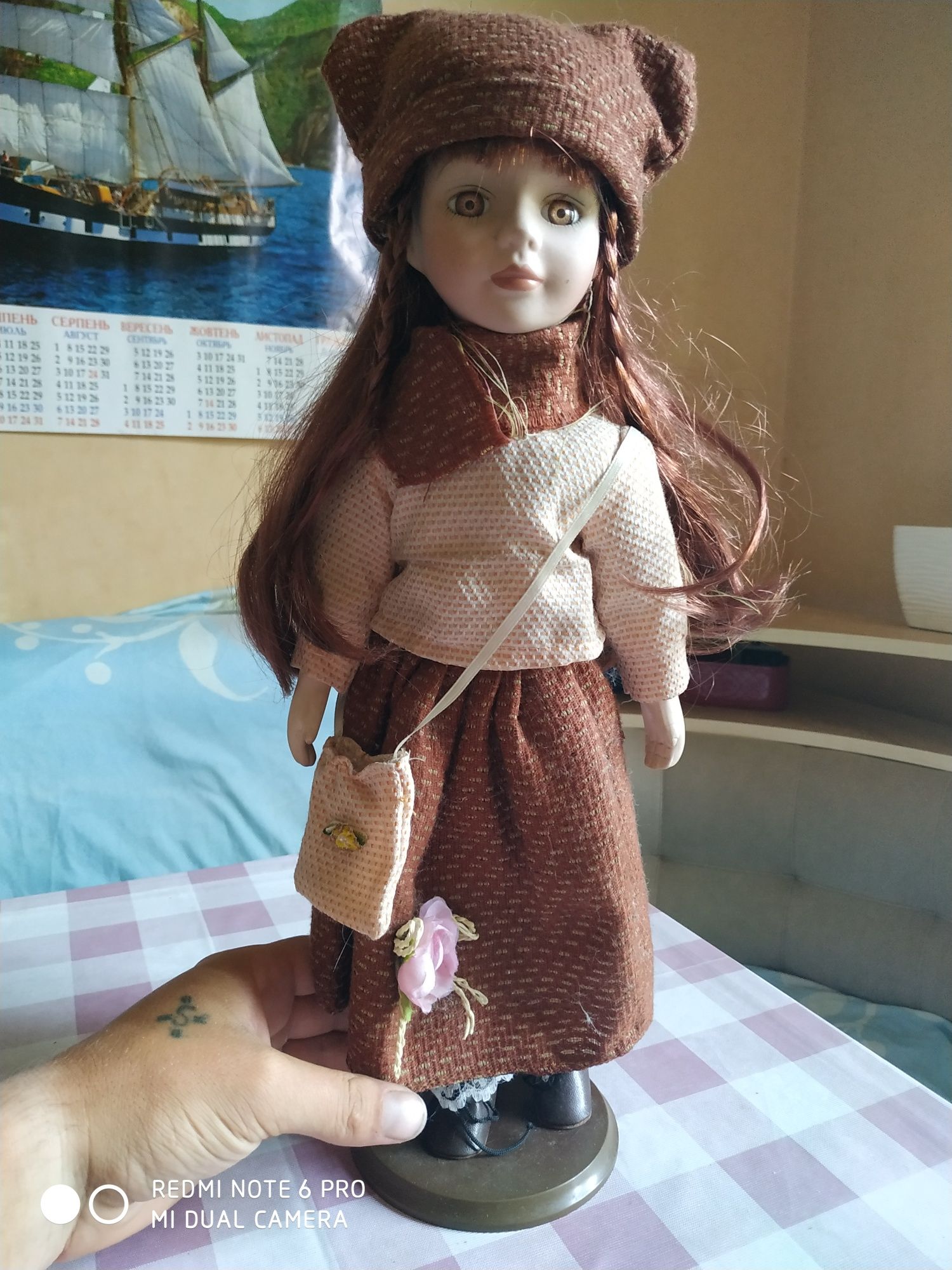 Кукла фарфоровая красивая коллекционная