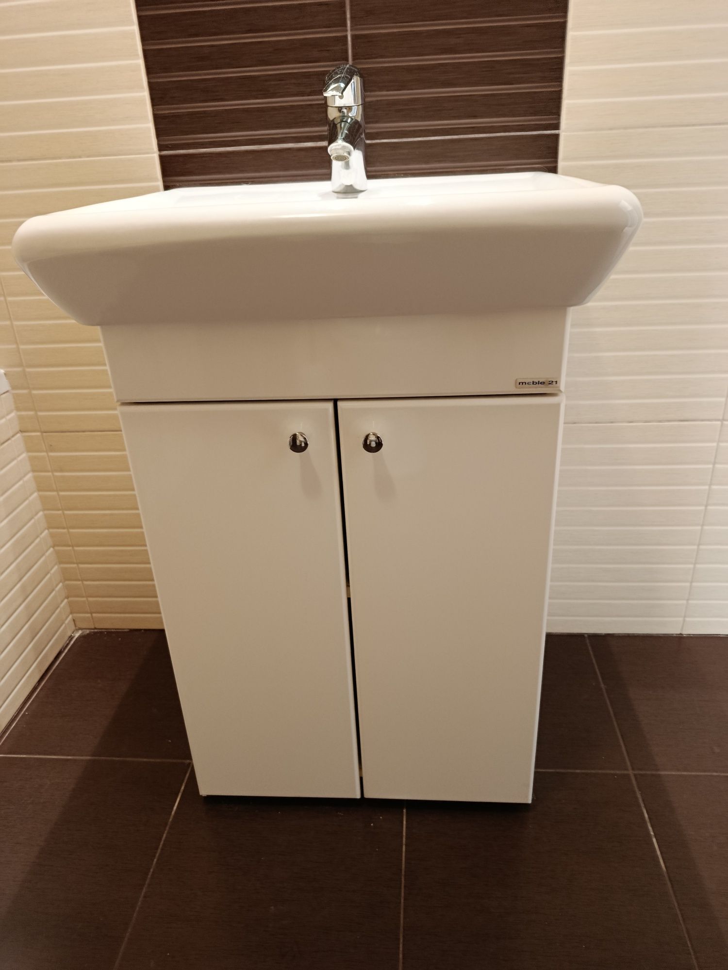 Umywalka Cersanit z baterią Grohe + szafka