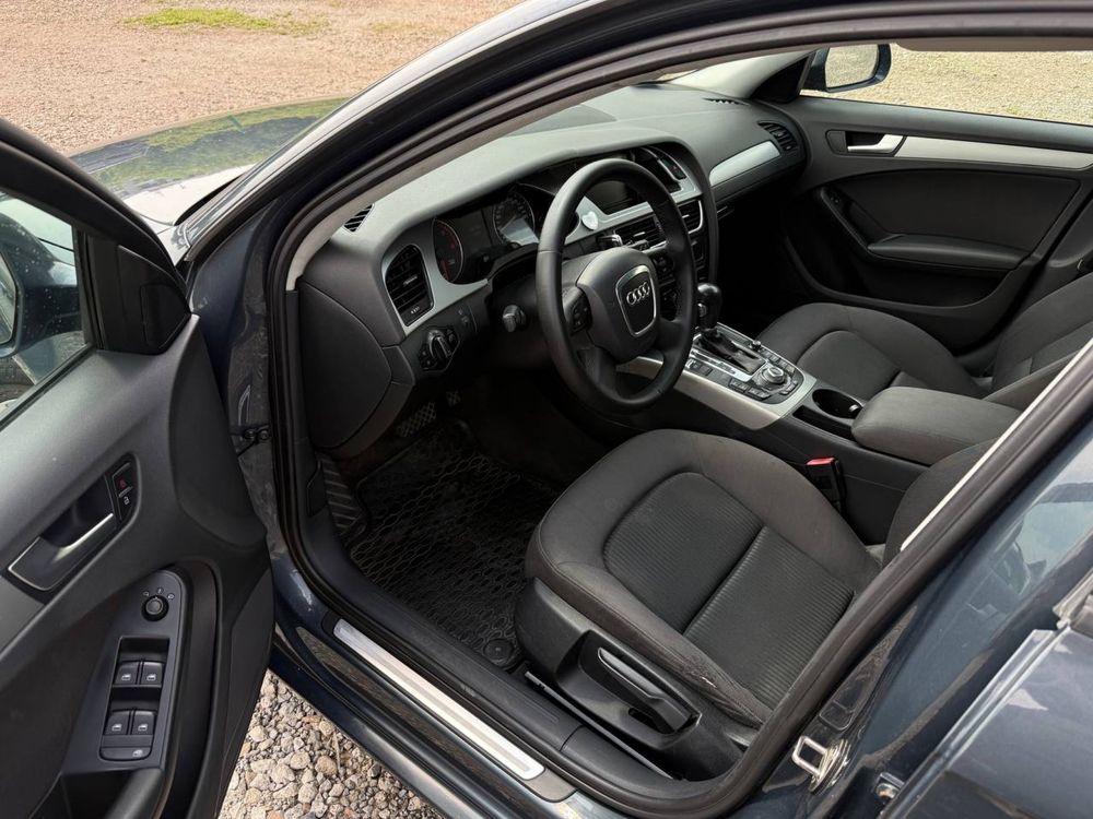 Audi A4 B8 2.0 Diesel TDI automat 2008 rok
