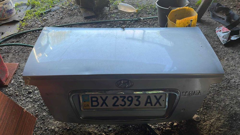 Hyundai Sonata 4 ДЕУ Espero Москвич 402 кришка багажника капот деталі