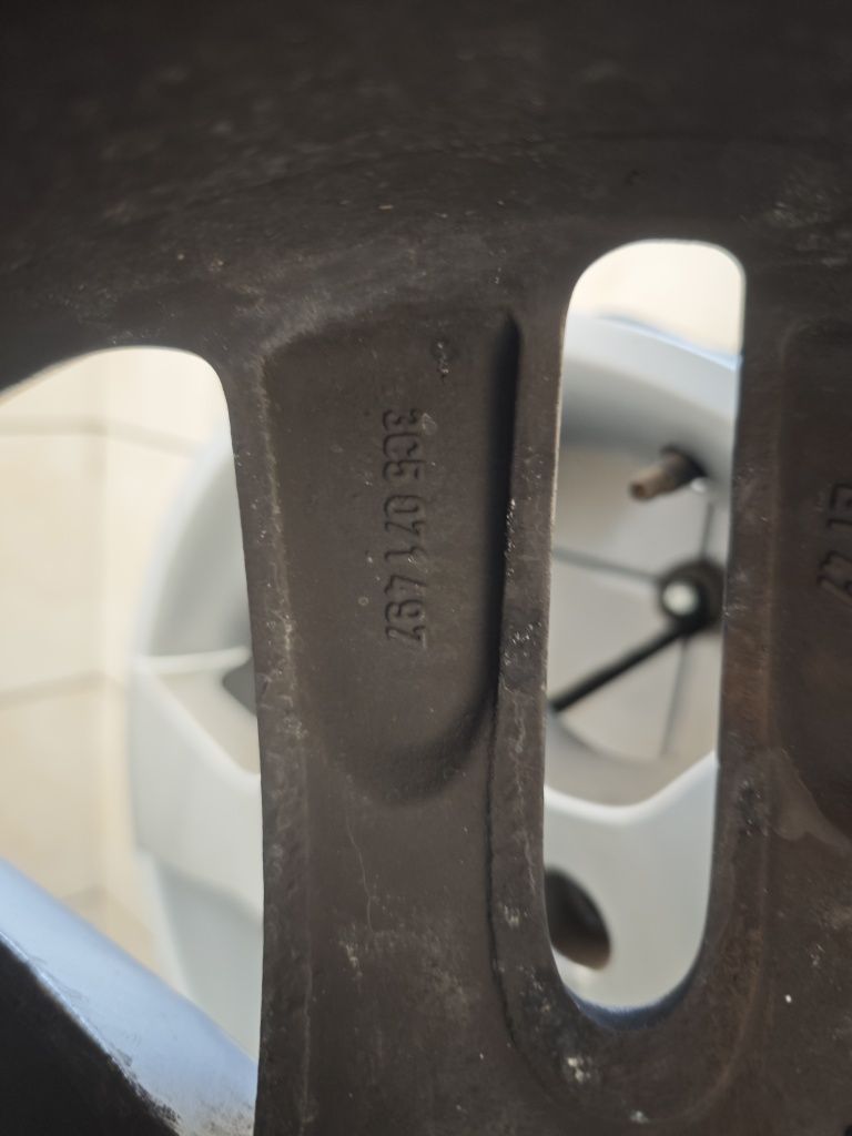 Oryginalne felgi 17 5x112 7.5j et47 VW  passat b6