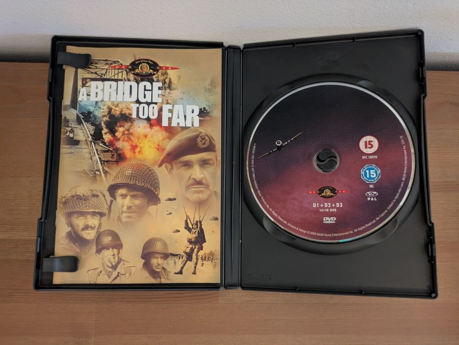 DVD "A Bridge Too Far" (1977, Like New)64584552433410122