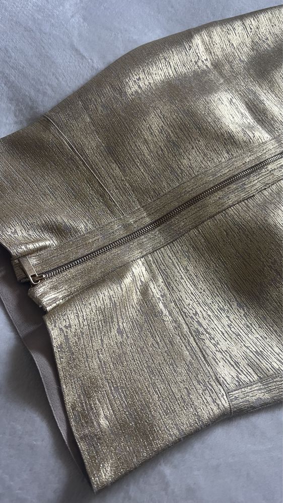 Золотая новая бандпжная юбка М в стиле Herve leger