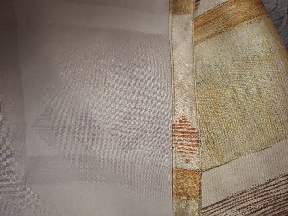 Zasłony w nieregularny wzór