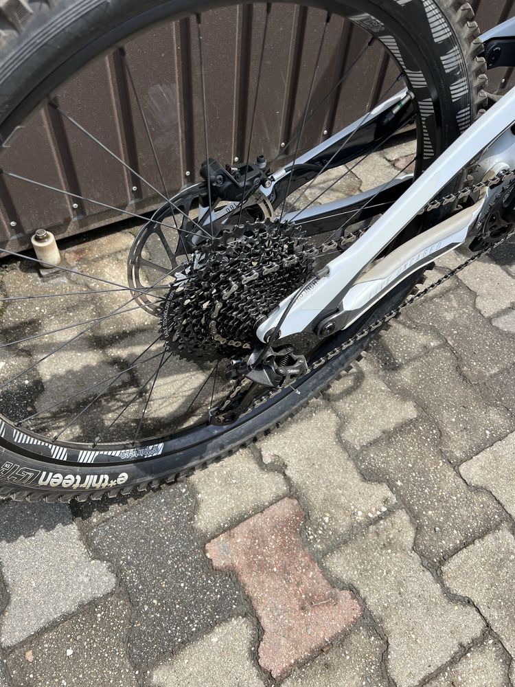 YT Capra CF Pro Rower MTB Enduro
