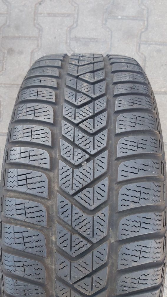 BMW 2     5x112 18  F45 F46   225/45 18 Pirelli Zima