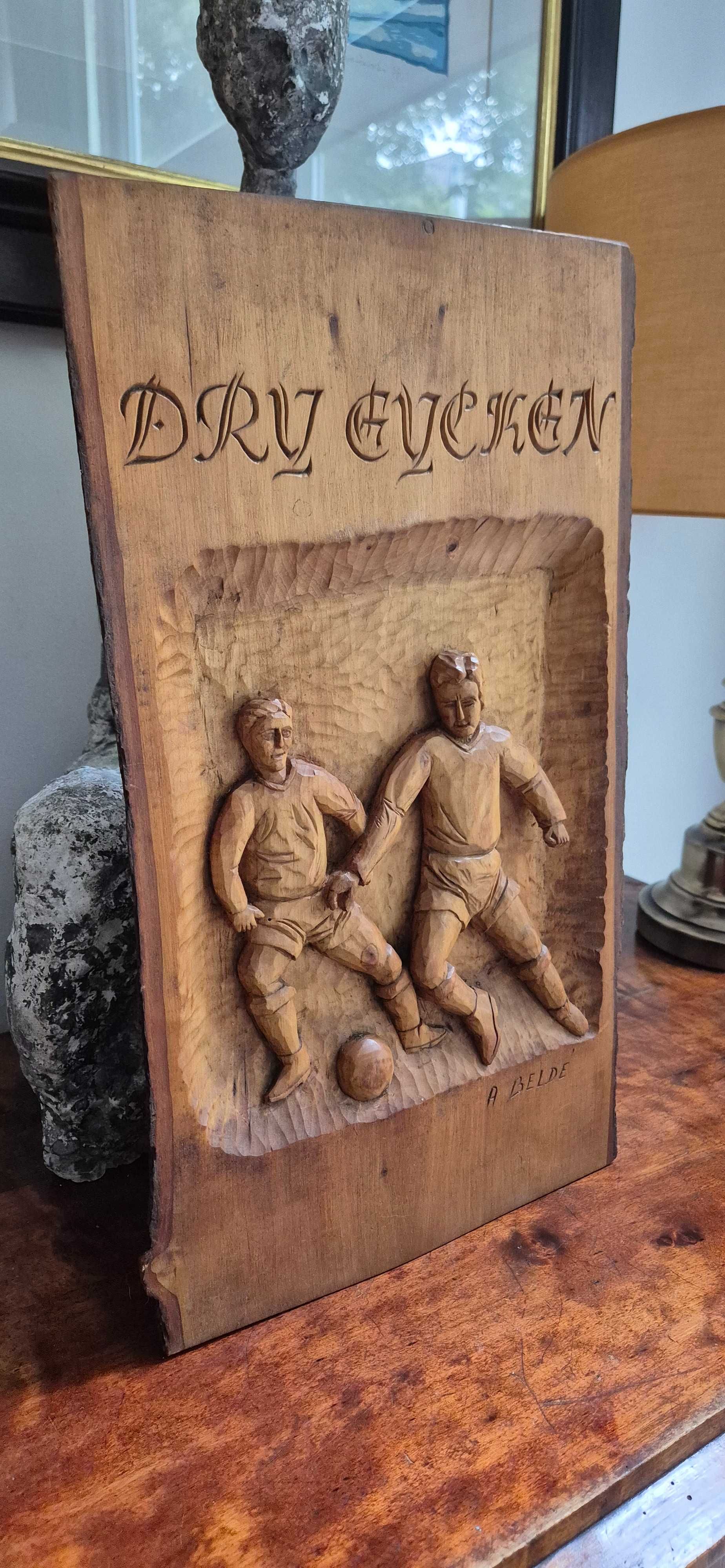 Pamiątka sportowa piłkarski relief rzeźba piłka nożna pamiątka
