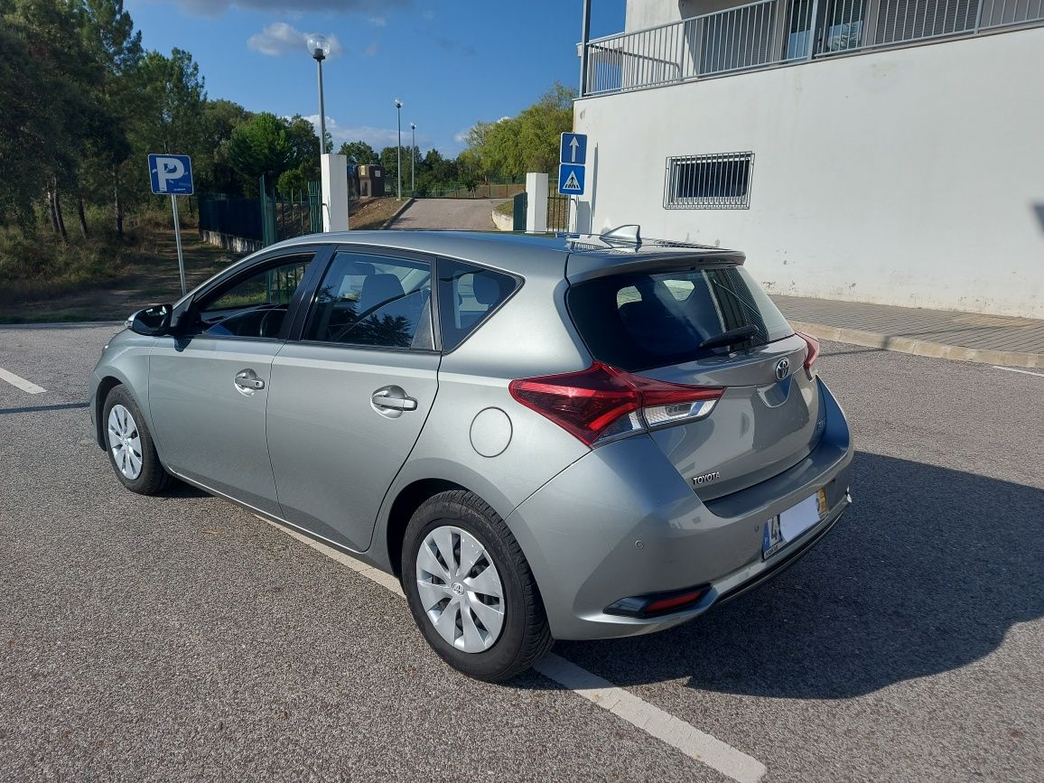 Toyota Auris Diesel 1.4 D4d 2016 90cv 6v Active+AC 1Dono Financiamento