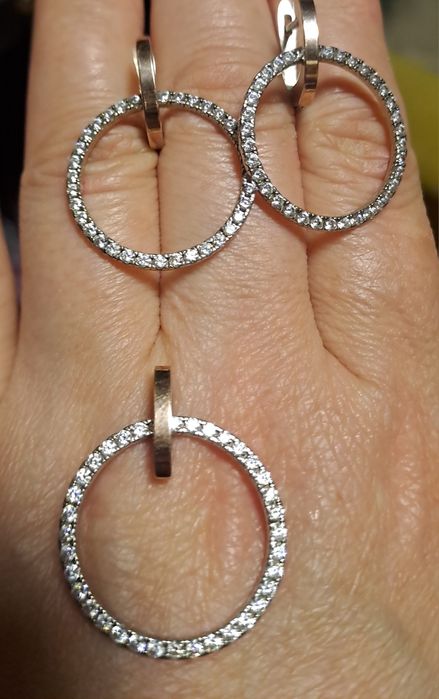 Продам набор серебро серьги, кулон