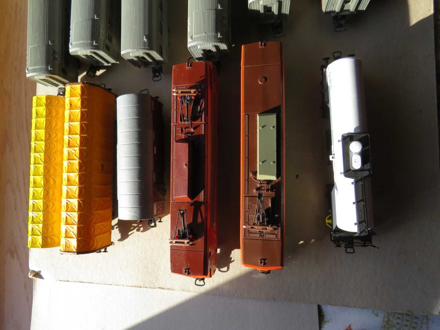 Comboios electricos escala HO, logotipo CP e Galp