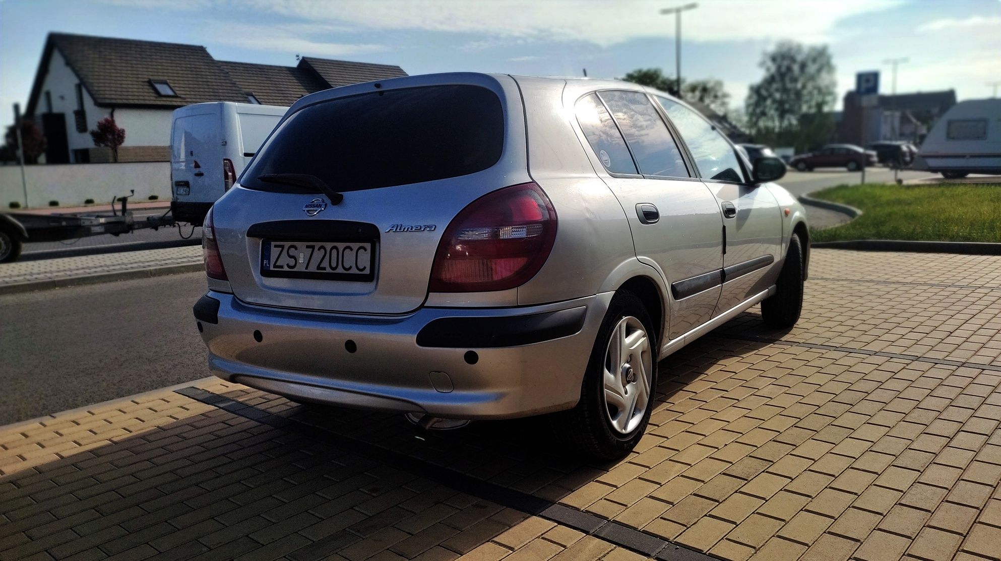 Nissan Almera 1.8