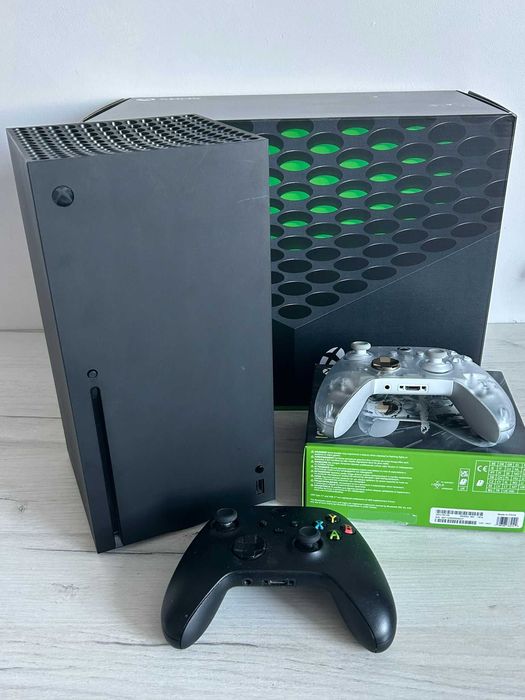 Xbox series X 1TB SSD + 2 Pady