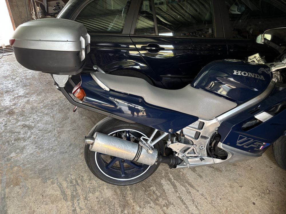 Honda VFR 750 rc36