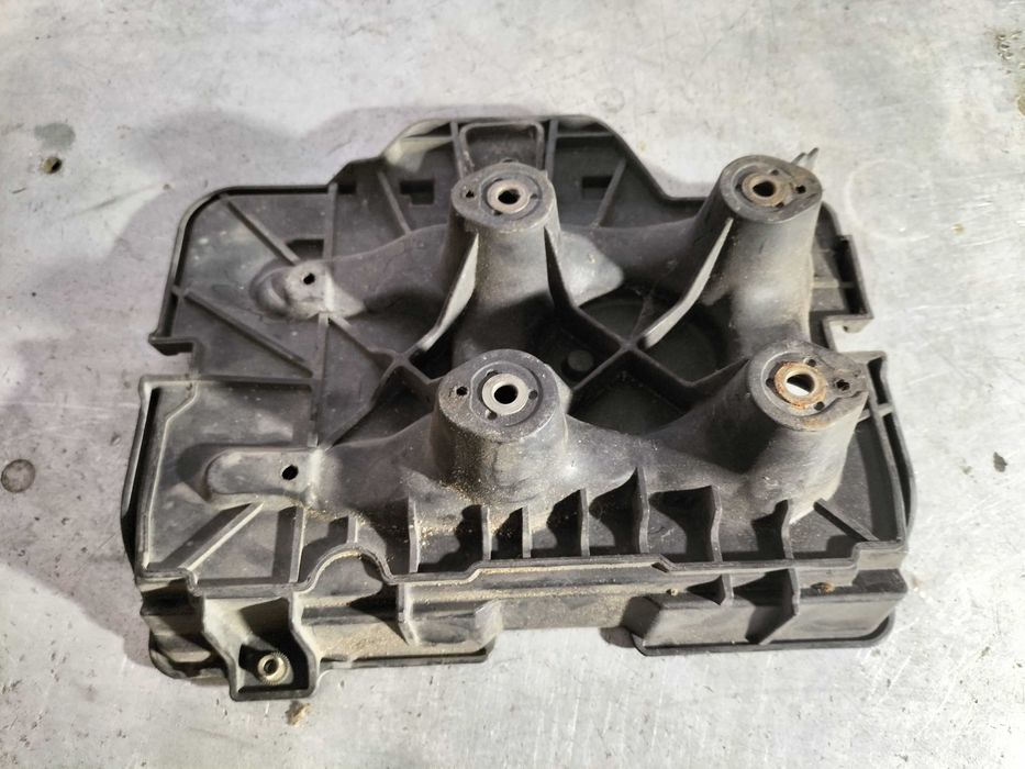 Obudowa mocowanie akumulatora VW Audi