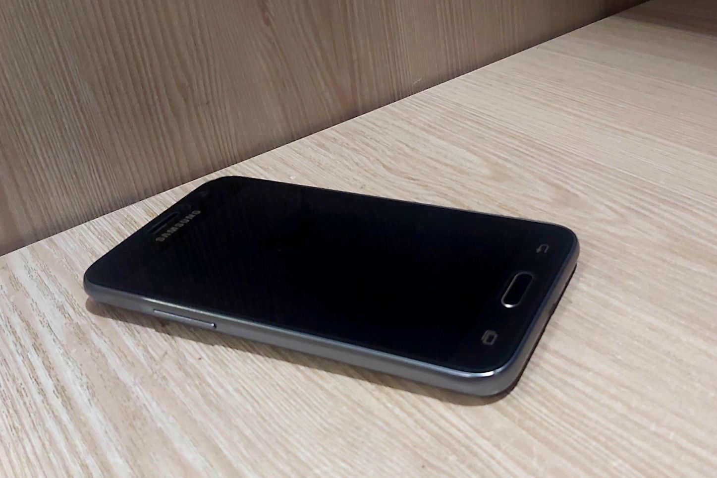 Samsung Galaxy J1 2Sim Отличное состояние!