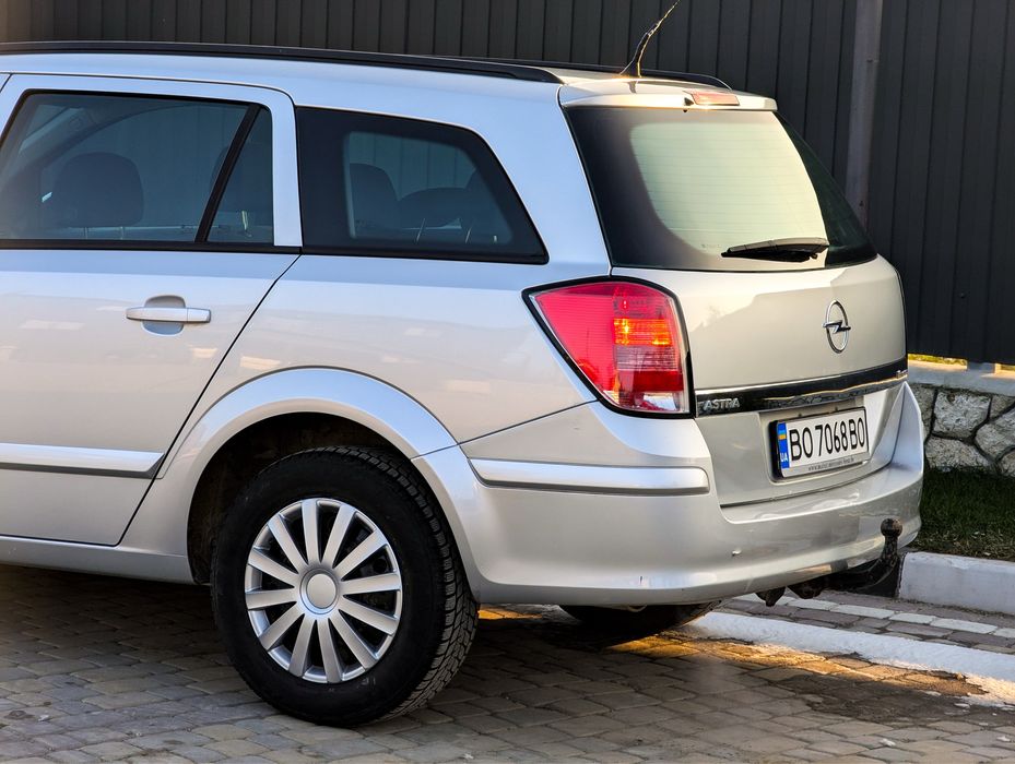 Опель астра h.