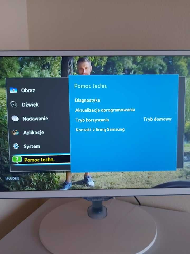 Monitor komputerowy Samsung 24 cale - z funkcją tv i pilotem białym