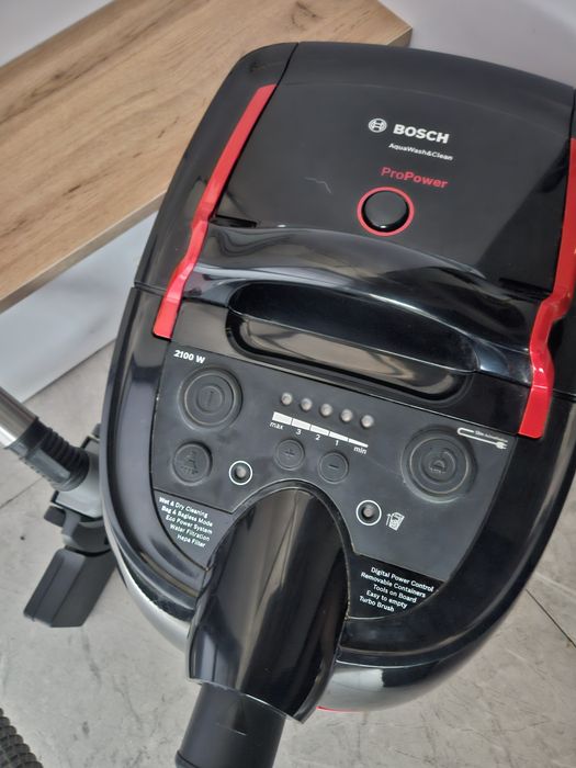 Пилосос миючий BOSCH BWD421POW