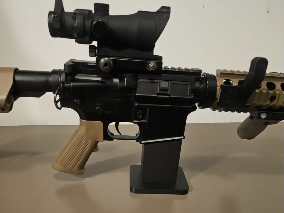 Suporte para Carregador de Arma Softair AR-15/M4A1 - Encaixe Firme
