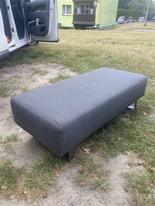 Duza sofa z podnożkiem, malo uzywana