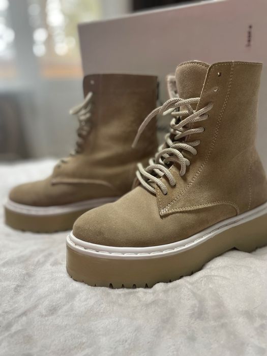 Зимові чоботи жіночі