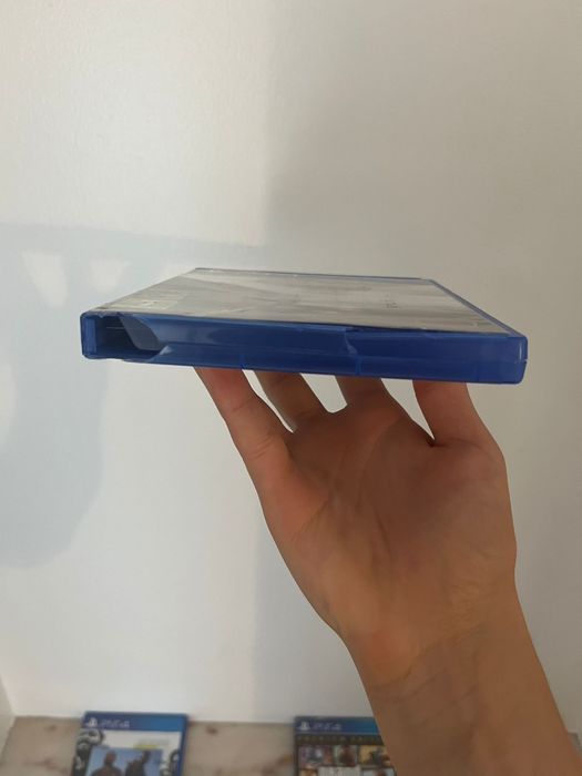 Playstation 4 slim +2 comandos 9 jogos + fortnite instalado