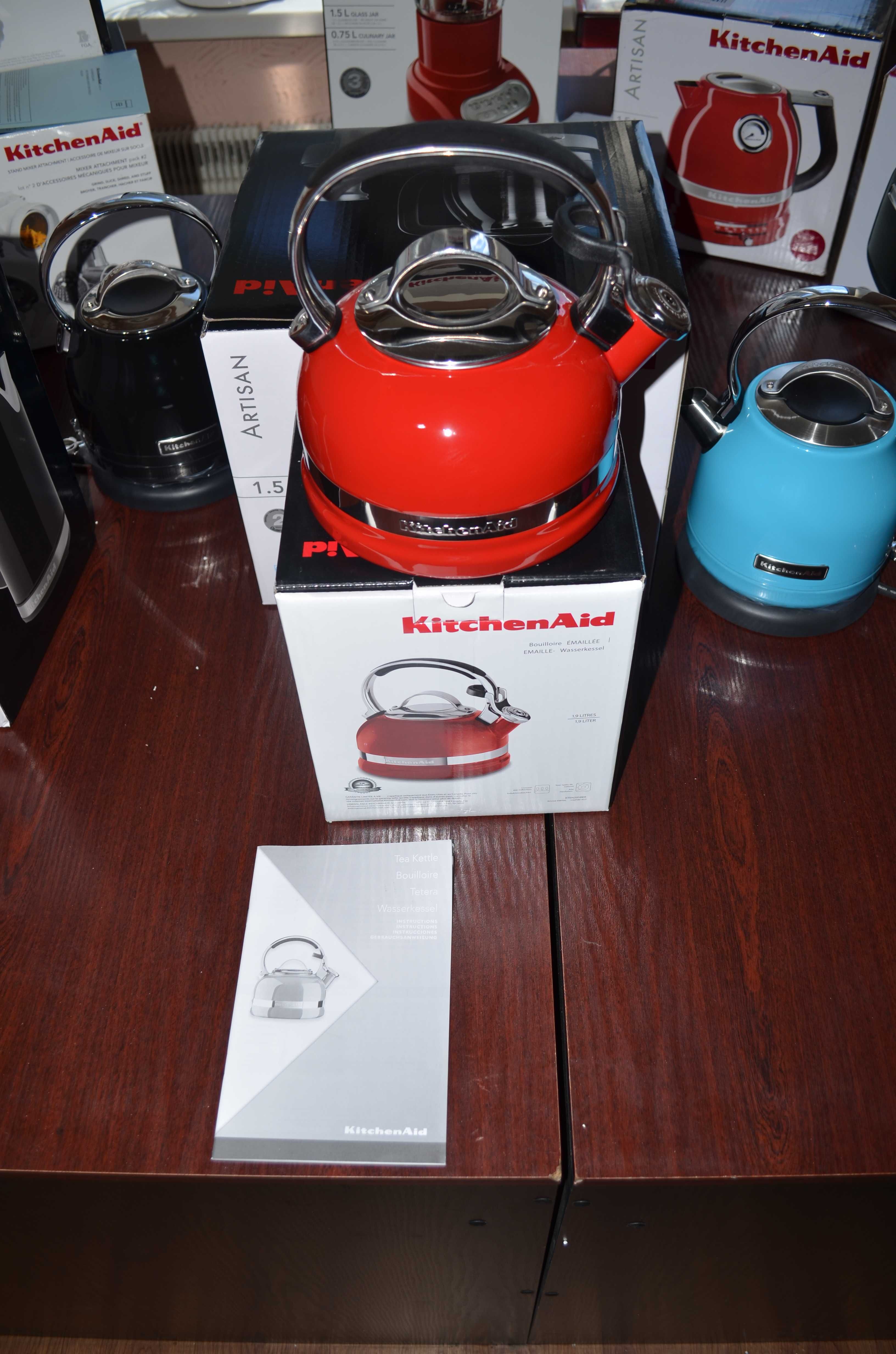 Чайник KitchenAid KTEN20SB на плиту, 1,9литра со свистком разные цвета