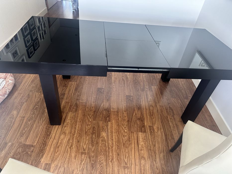 Mesa sala madeira preta extensível de vidro temperado