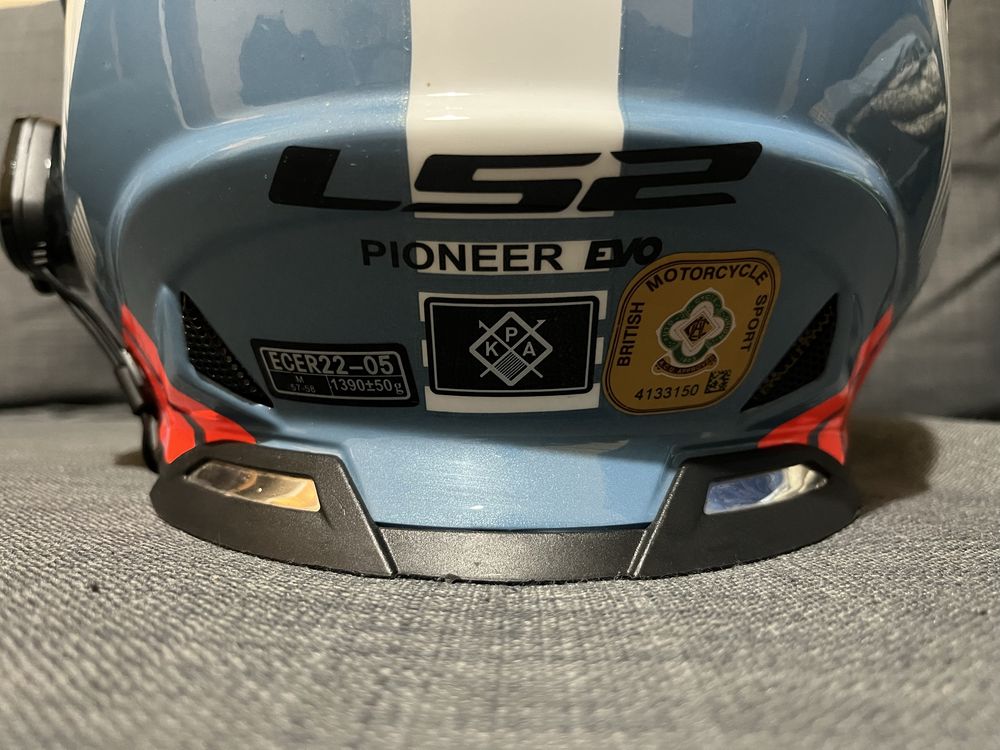 Capacete LS2 Pioneer EVO com sistema CARDO tamanho M