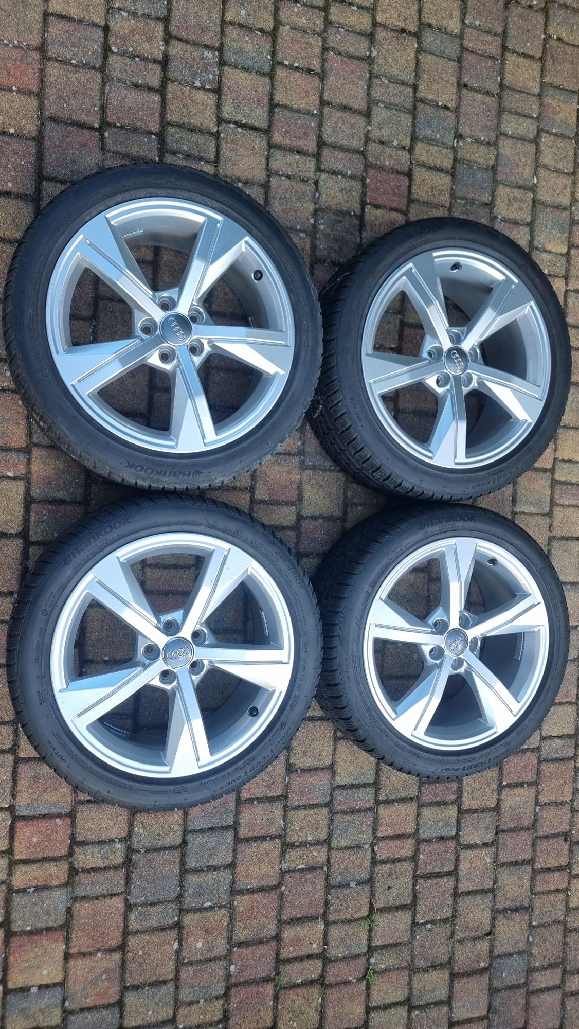 Komplet Kół  koła  felgi audi a1 17" opony zimowe