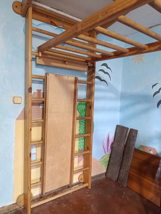 Дитяча Шведська стінка.