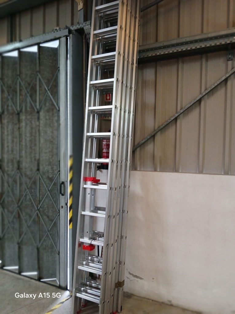 Escada tripla 3.5+3.5+3.5 degraus quadrados em alumínio