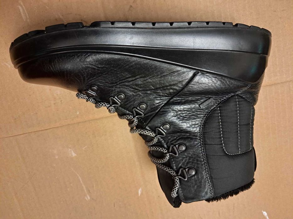 Женские  БОТИНКИ  Ecco  ОРИГТНАЛ размер 40