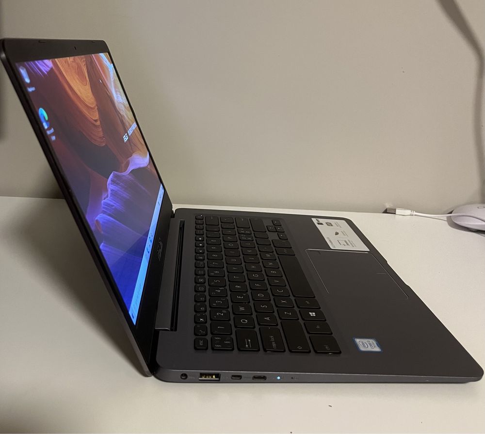 ASUS VivoBook S14 (S406U)