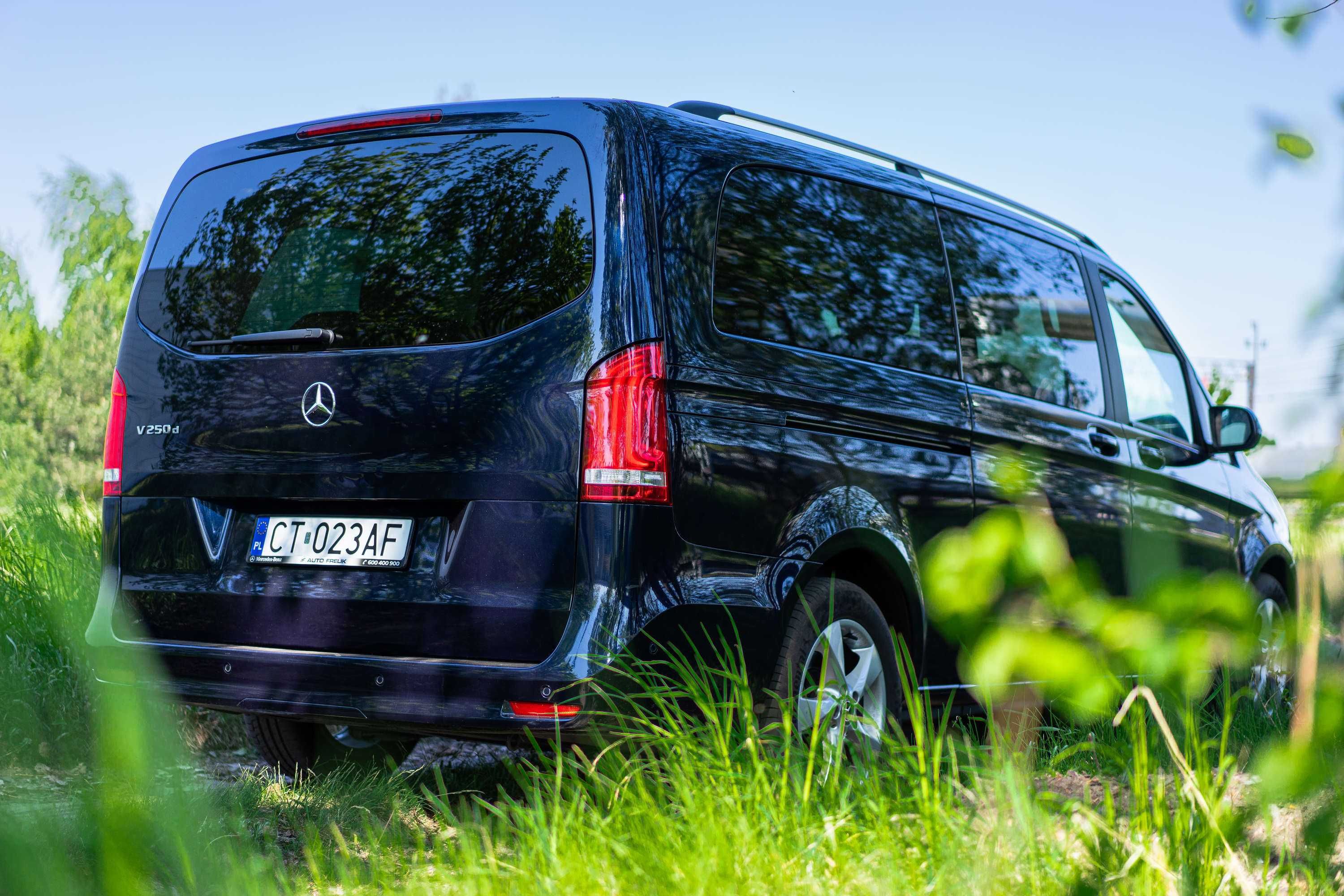 Wynajem busa Mercedes V-klasa bez kierowcy Toruń