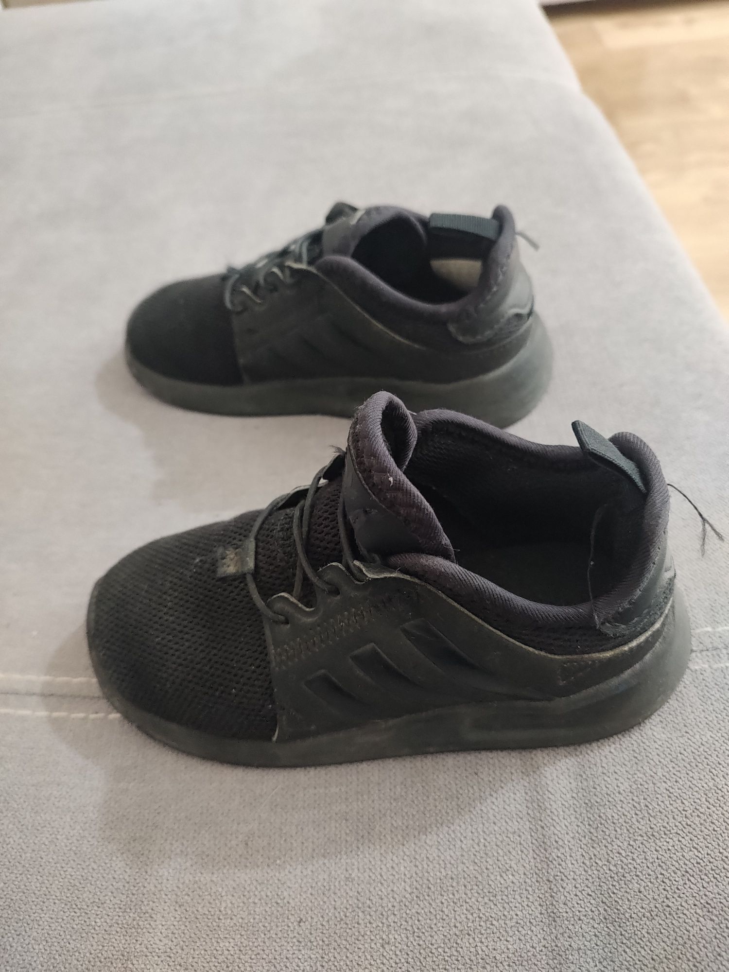 Buty Adidas dla chłopca stan bardzo dobry.