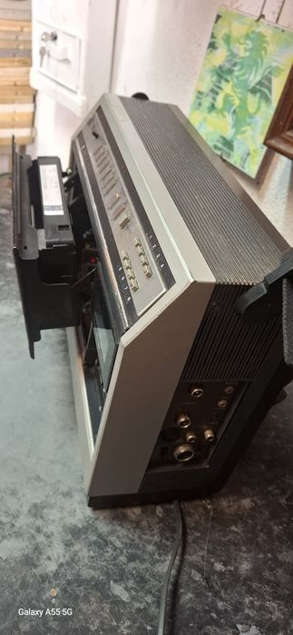 Gravador portátil de VHS Sharp