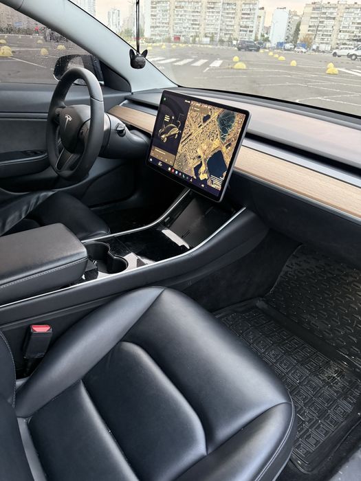 Тесла модел 3 2020года 75кв лонг рейнж