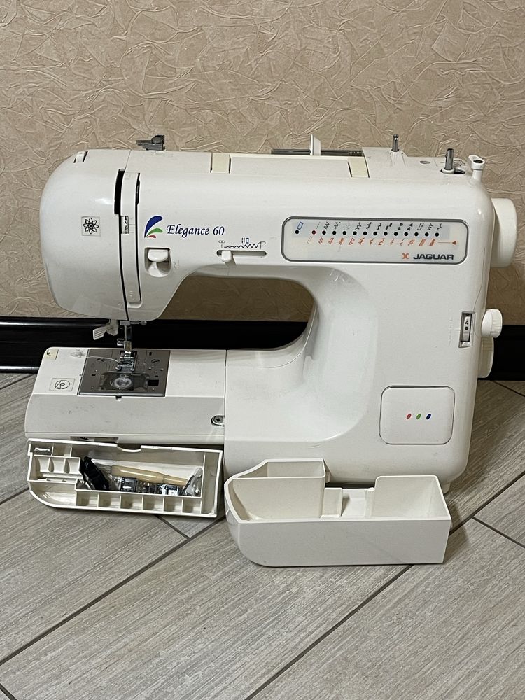 Швейна машинка Jaguar  Elegans 60