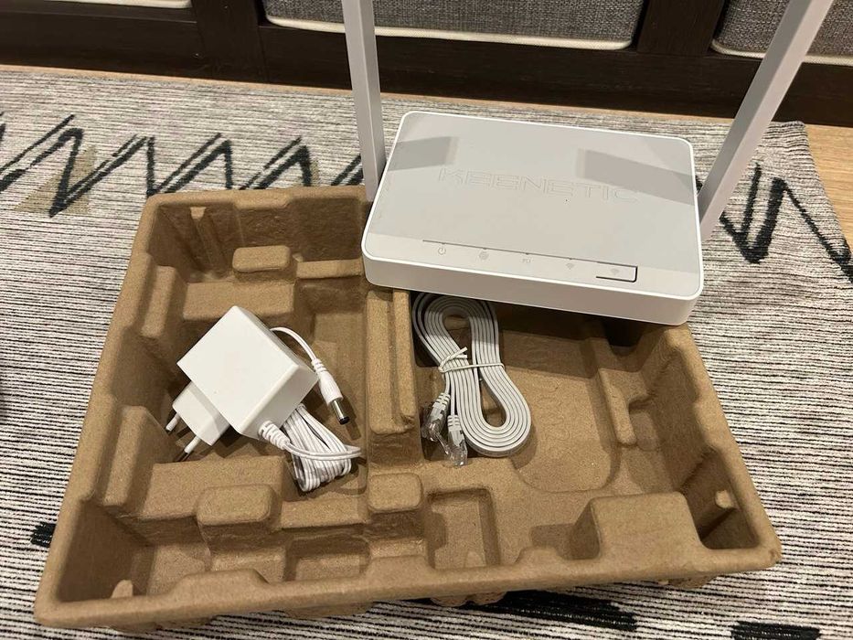 WIFI маршрутизатор Keenetic Explorer (KN-1613)