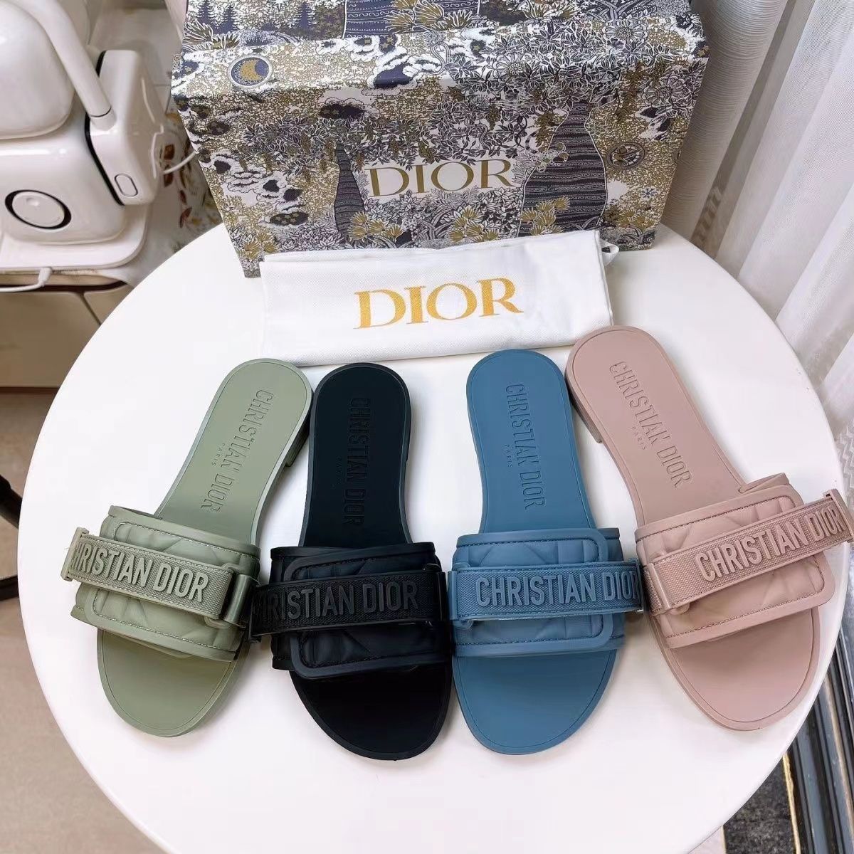 Klapki dior damskie