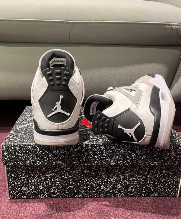 Jordan_4_Retro_Military_Black R.41